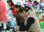 百萬群眾如何實現“搬得出、穩得住、能致富”？